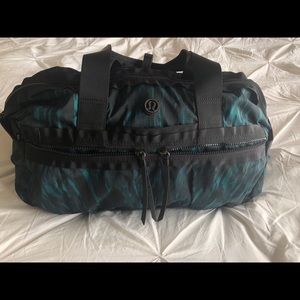 Lululemon “Keep on Running” Duffle Gym Bag Teal